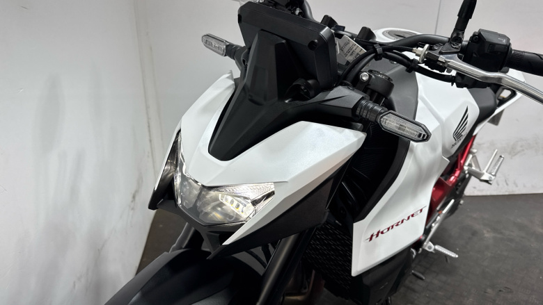 Honda CB750 Hornet (25MY)